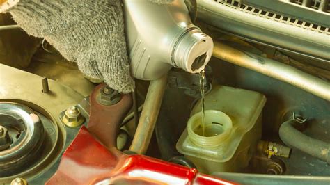 How To Add Brake Fluid Safely (A Detailed Guide + 5。